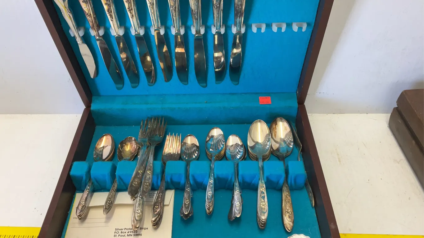 Vintage Meridan Silver Plate Co. Flatware Set