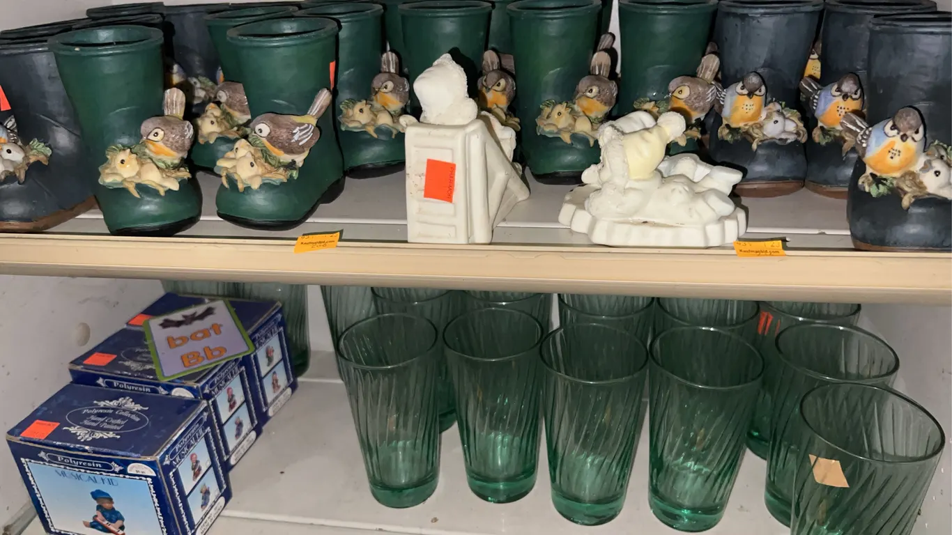 Plastic Decor, Ceramic Figurines, Drinking Glasses