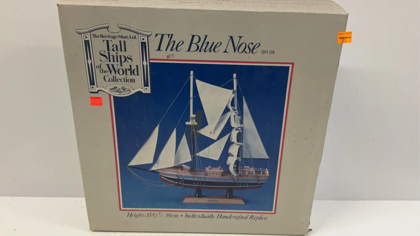 Heritage Mint Model Ship “ The Blue Nose”