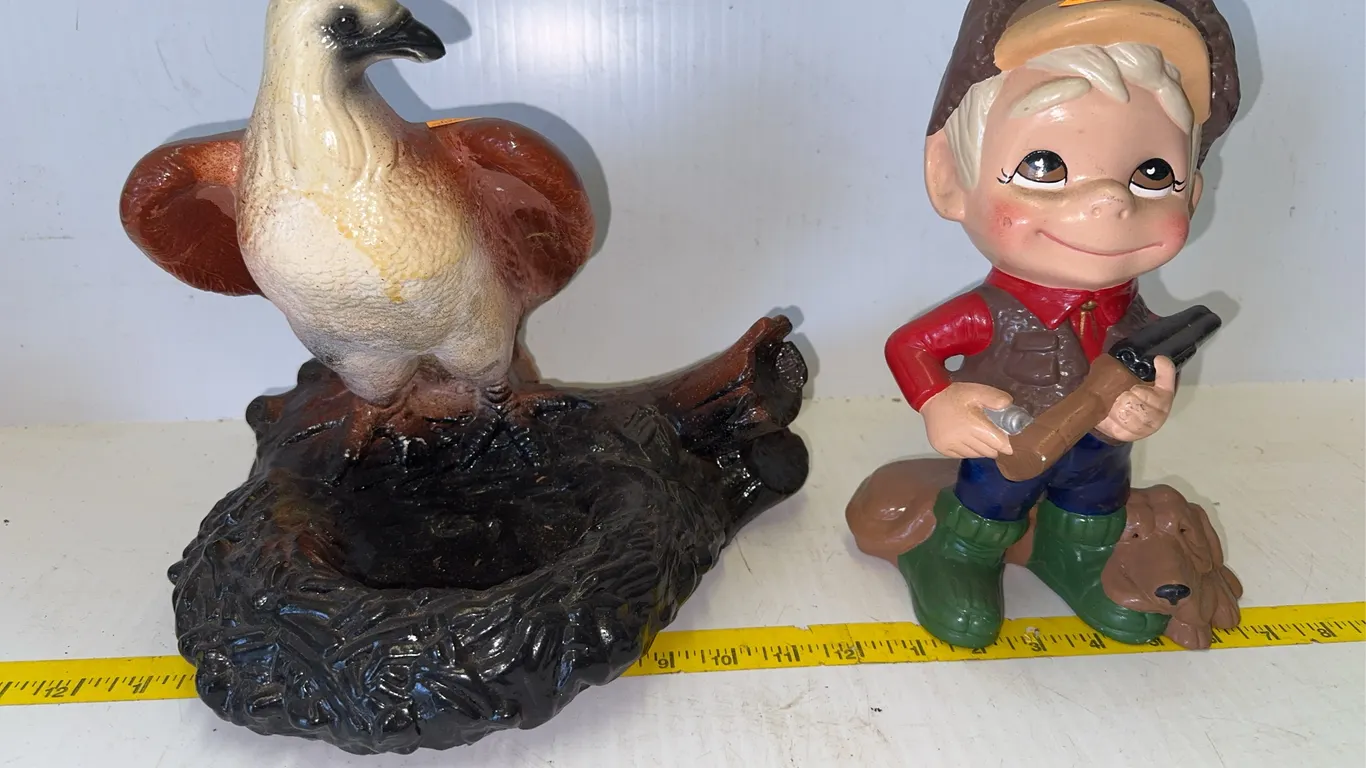 Falcon Ash tray, Ceramic Hunting boy