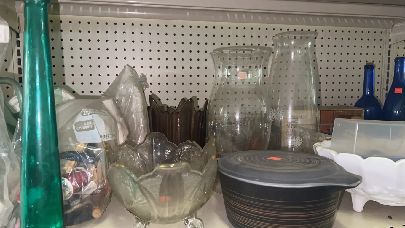 Misc. Items (Vases, Bowls, Decor, Thread, Irons)