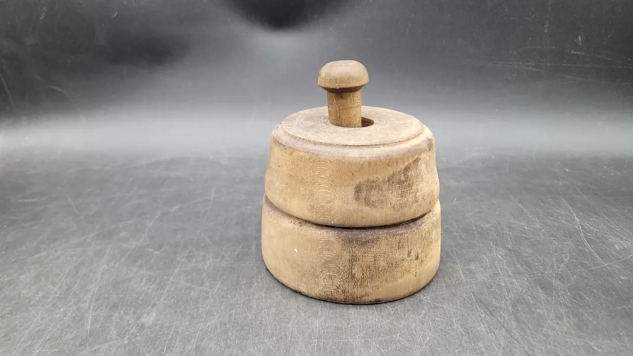 VINTAGE BUTTER MOLD