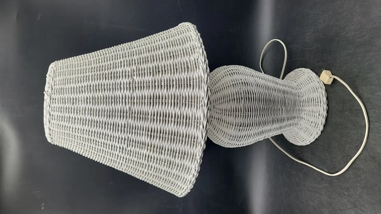 WICKER LAMP