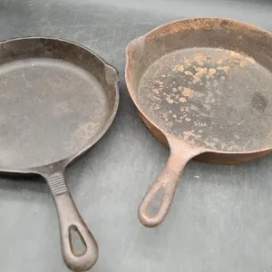 CAST IRON SKILLETS (2) BENJAMIN & MEDWIN - 10.5 in + other