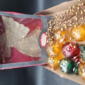 CHRISTMAS- TREE TOP ANGEL WITH LIGHTS & ORNAMENTS