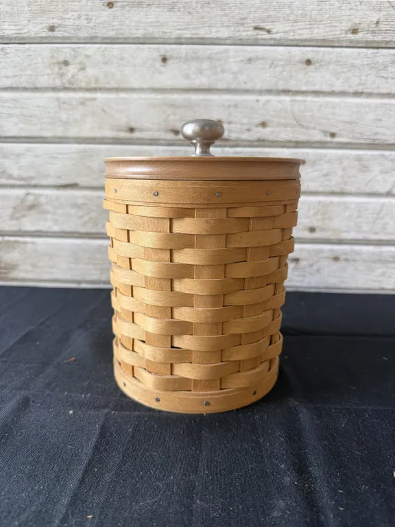 Longaberger Round Basket with Wooden Lid