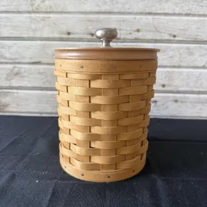 Longaberger Round Basket with Wooden Lid