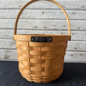 Longaberger Handwoven Round Basket, 1995