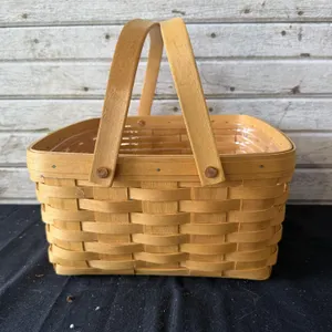 Vintage 1998 Longaberger Handwoven Basket