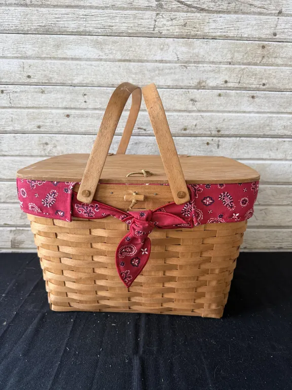Longaberger Picnic Basket with Red Bandana Liner