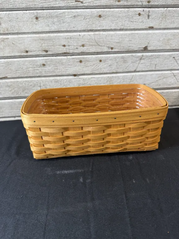 Vintage 2000 Longaberger Tissue Basket