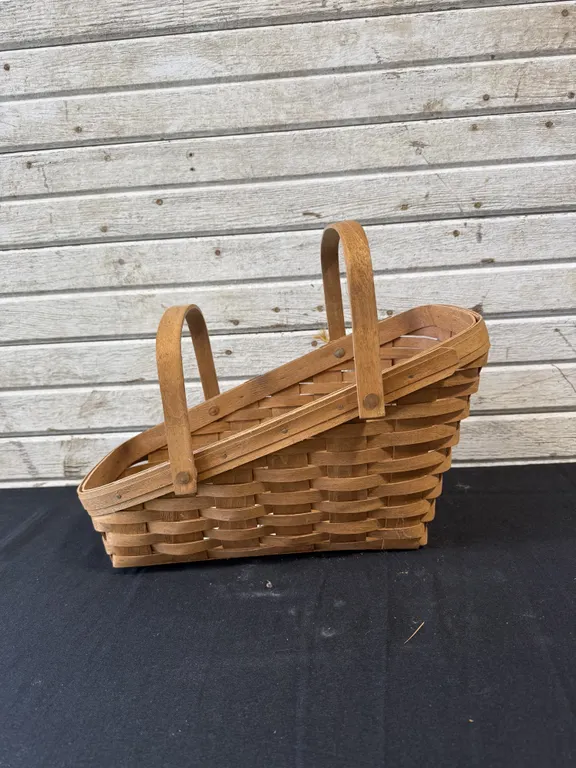 Vintage 1992 Longaberger Handwoven Basket