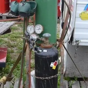 Complete acetylene outfit tanks