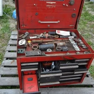 Snap on tool box with assortment of tools