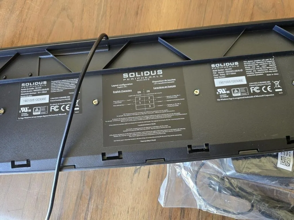 Solidus Keyboard with Mouse