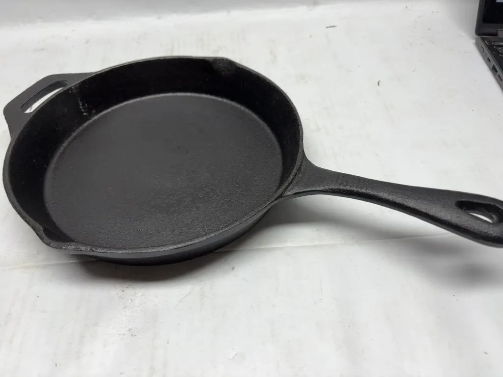 Cast Iron Skillet with Handle