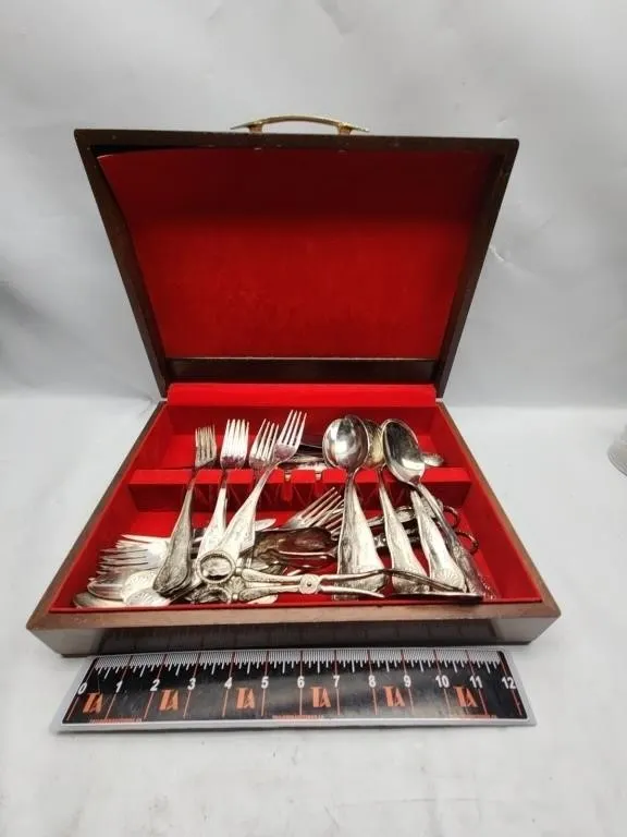 Wooden Flatware Chest with Silverware