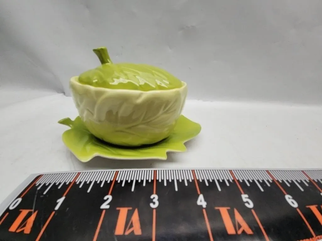 Cabbage Leaf Lidded Dish with Underplate