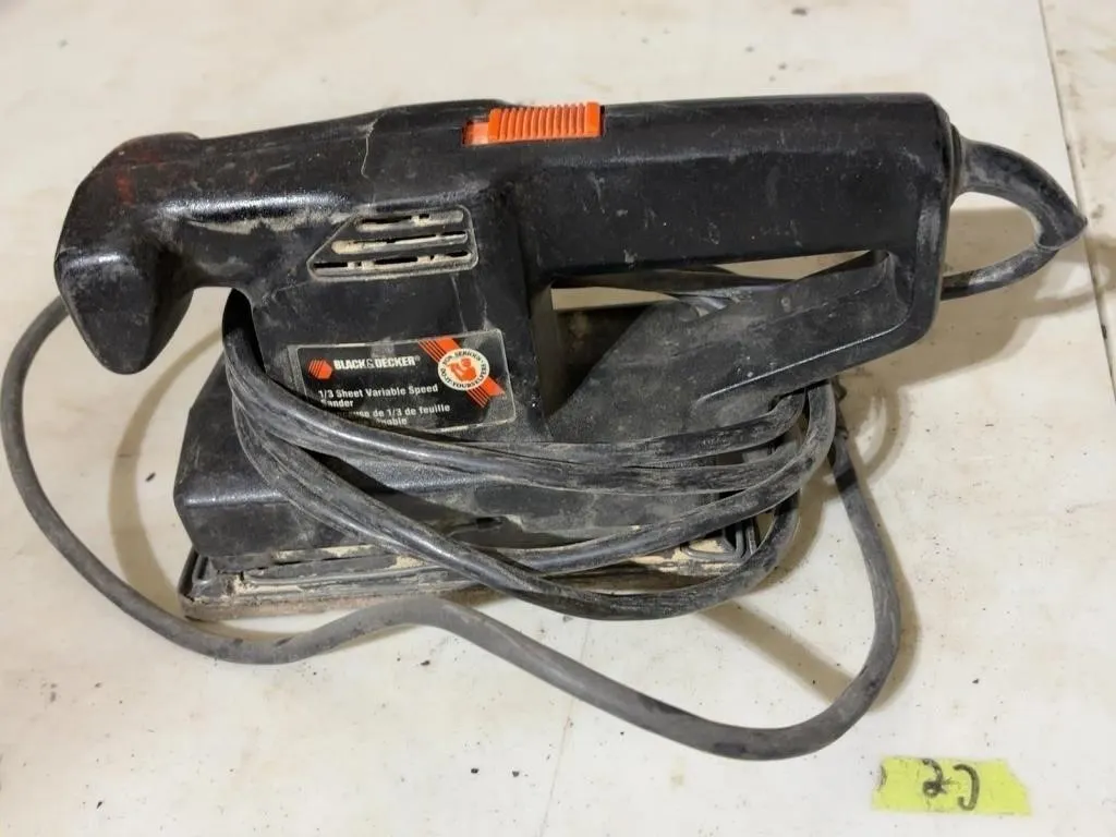 Black & Decker 1 3 Sheet Variable Speed Sander