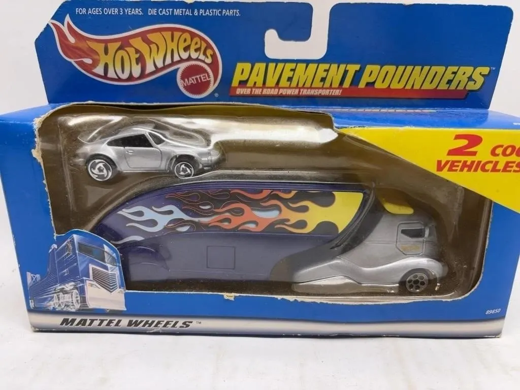 Hot Wheels Pavement Pounders 2 Vehicles Set