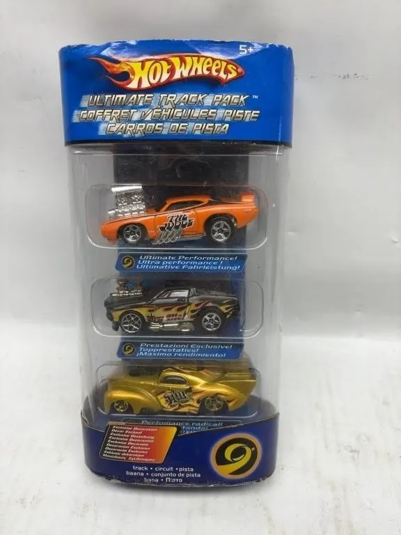 Hot Wheels Ultimate Track Pack 3 Car Set