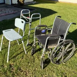 Medline Wheelchair, Shower Chair & Walker (3)