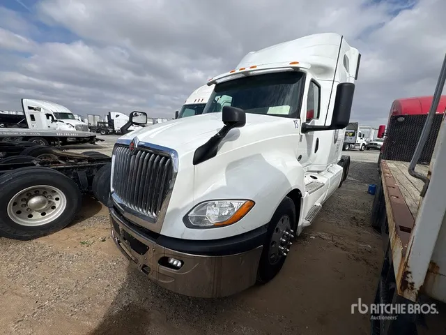 2019 International LT625 6x4 T/A Sleeper Truck Tractor