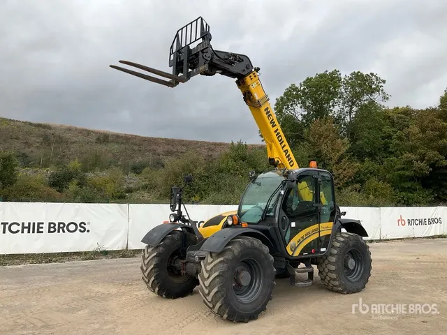 2022 New Holland TH7.42 Telehandler