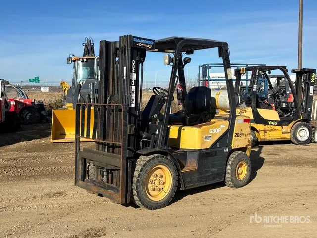 2004 Daewoo G30P-3 5050 lb Pneumatic Tire Forklift