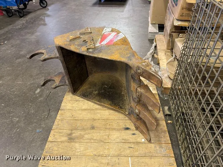 Tooth Pro backhoe bucket