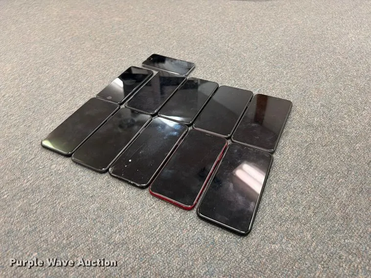 (11) iPhone cellphones