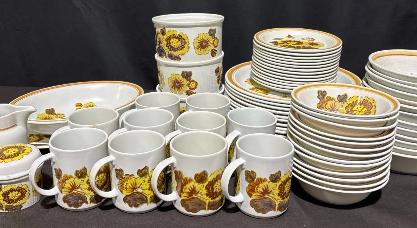 Royal Doulton Lambeth Forest Glen Stoneware Set, 69 Pieces