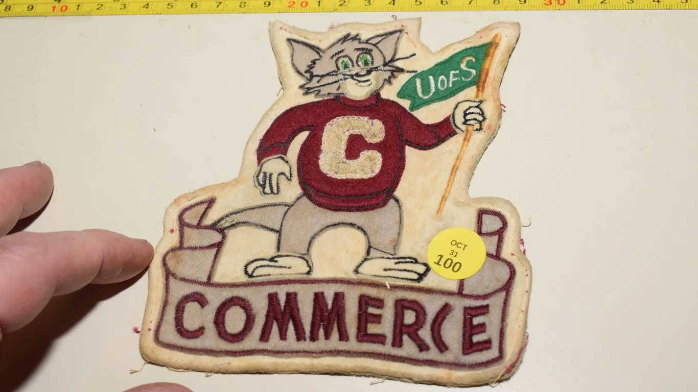 Vintage U of S Crest