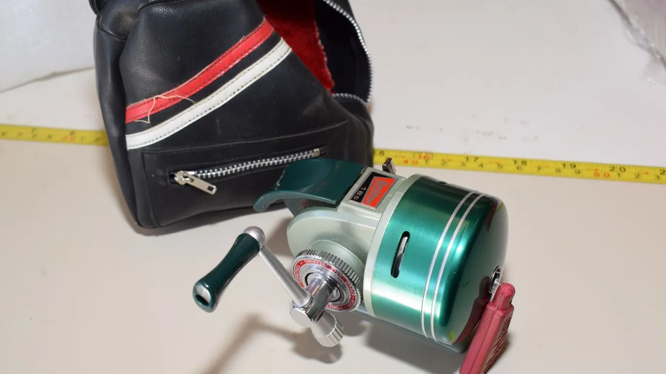 Vintage Heddon Fishing Reel