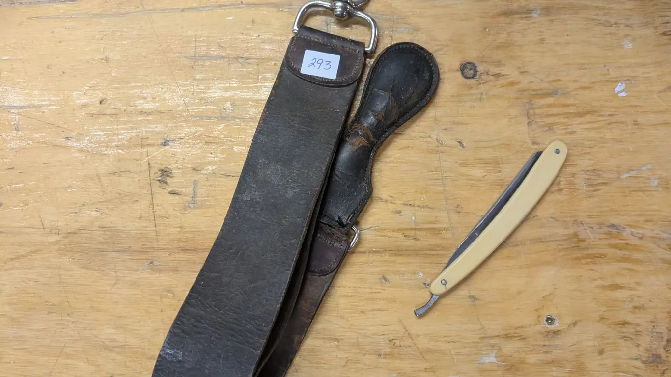 Vintage/Antique Rasor Strop & Straight Razor