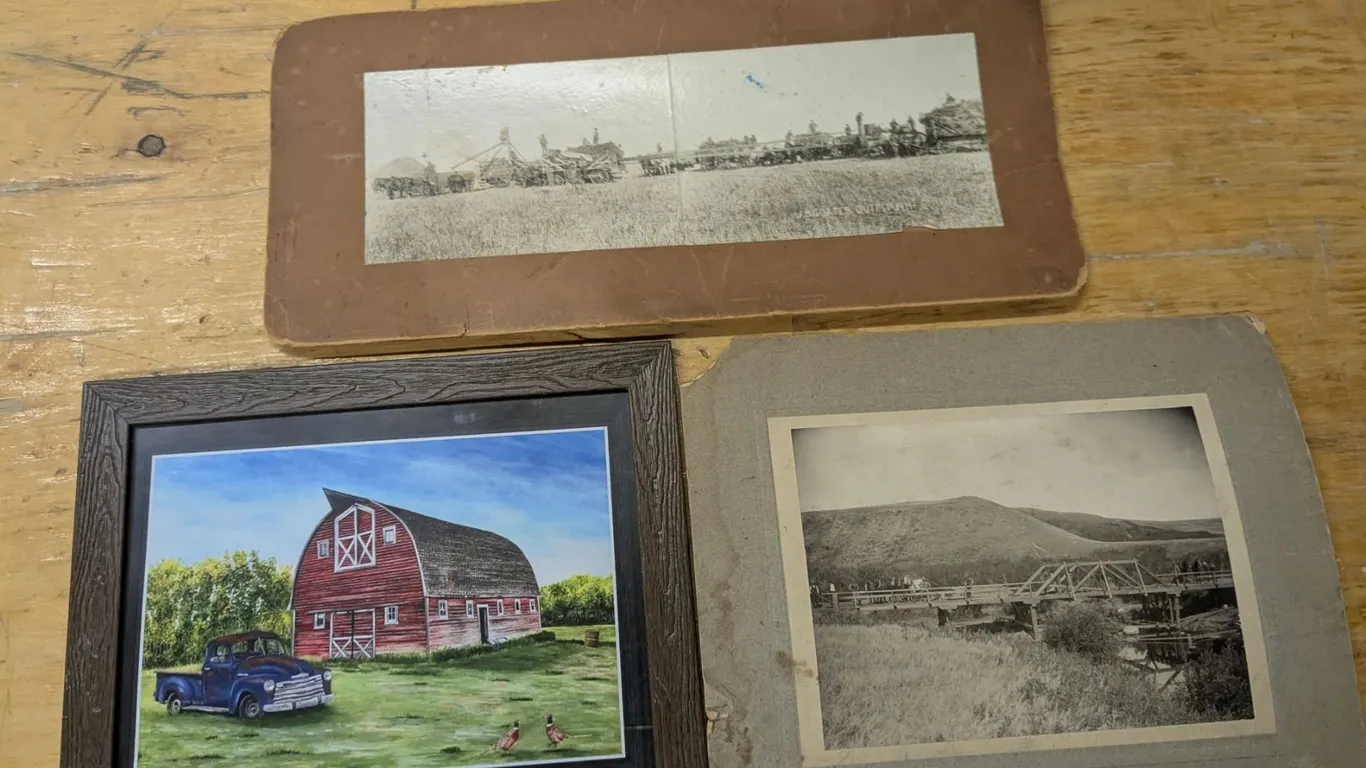 (3) Vintage Pictures/Art