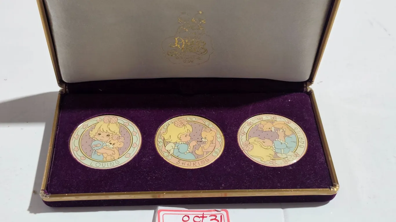 (3) Precious Moments Medallions in Original Gift Box