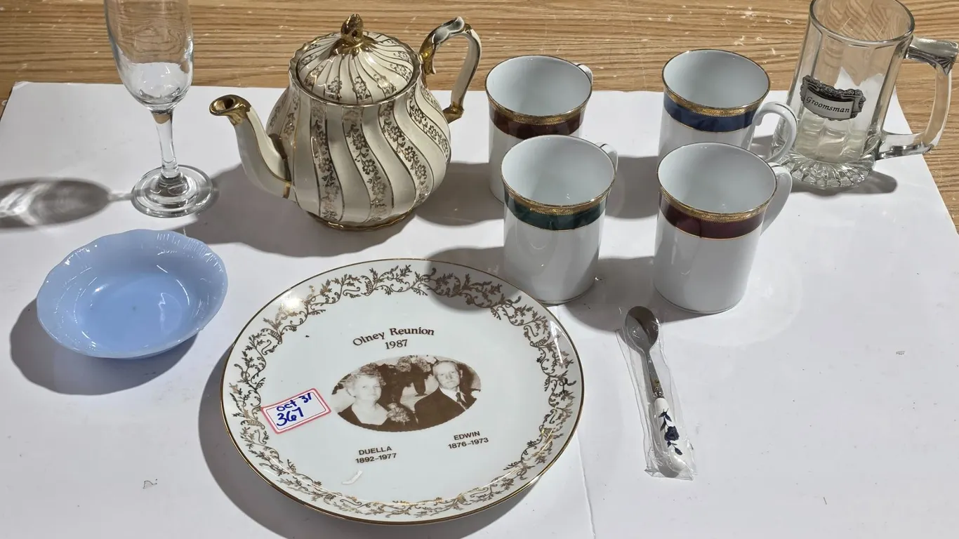Assorted Glassware Lot