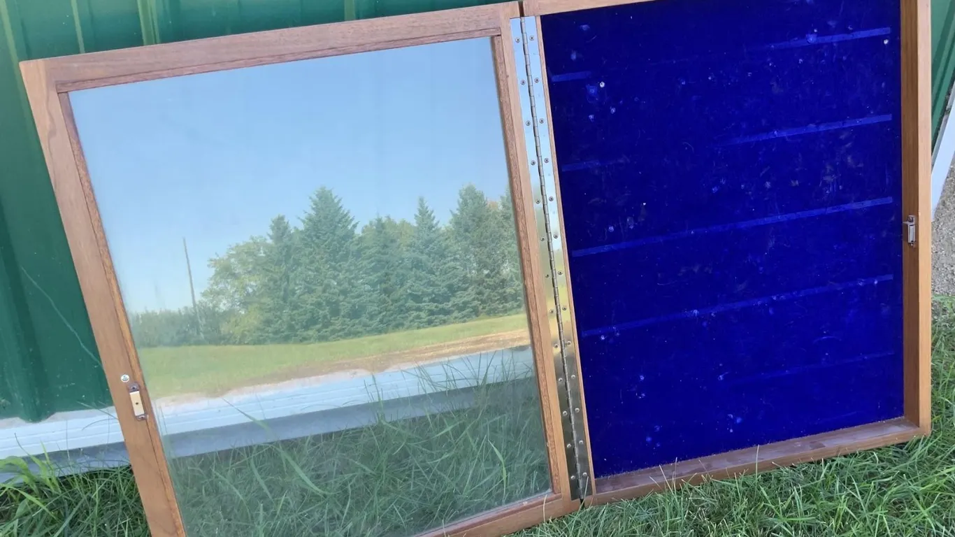 Display Case 28x21.5x3