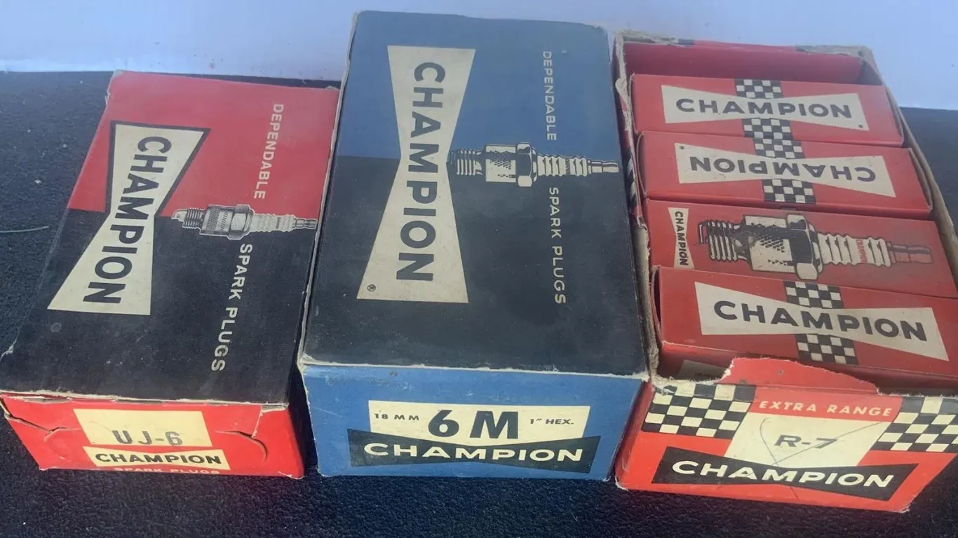 New Old Stock Champion Spark Plugs J6 (10) 6M (9) RT (9)