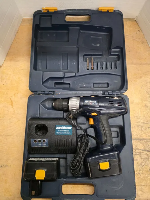Mastercraft Drill w/ Charger & Case