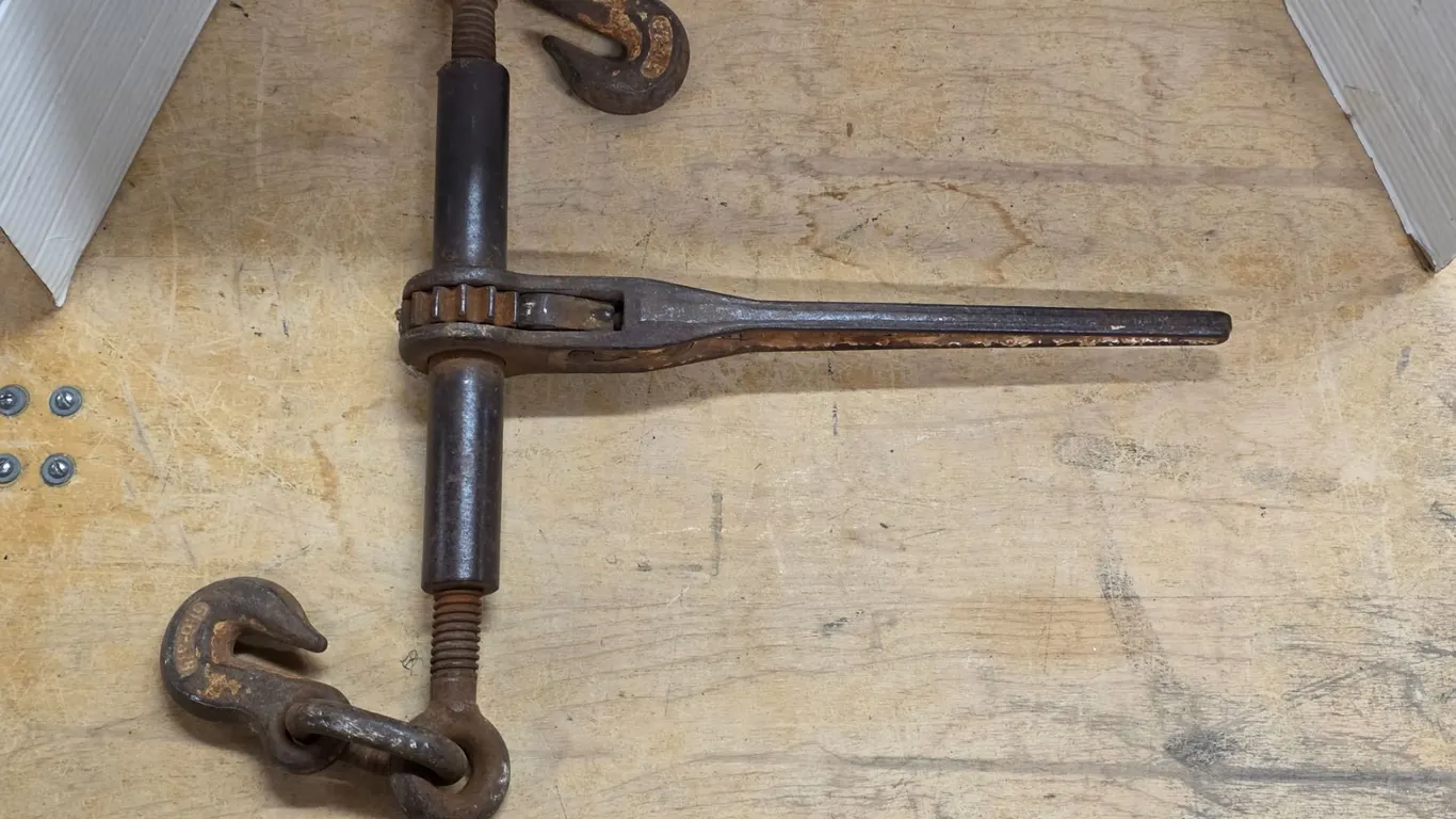 Chain Tightener