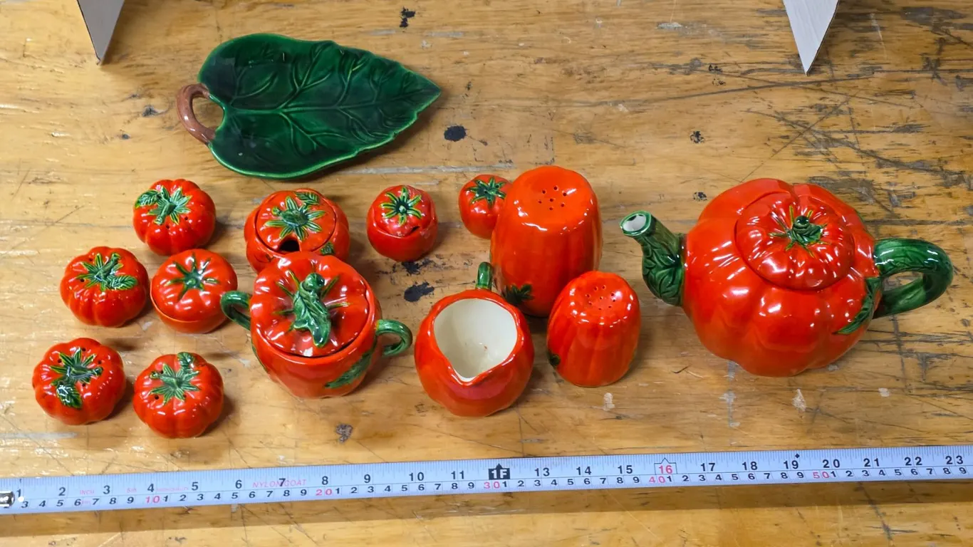 Vintage Tomato Kitchen Set