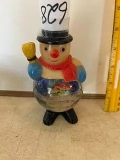 Vintage 6” Christmas “Frosty” Snow Dome