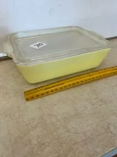 Yellow Refridgerator Dish w/ Lid – 7”x 10”