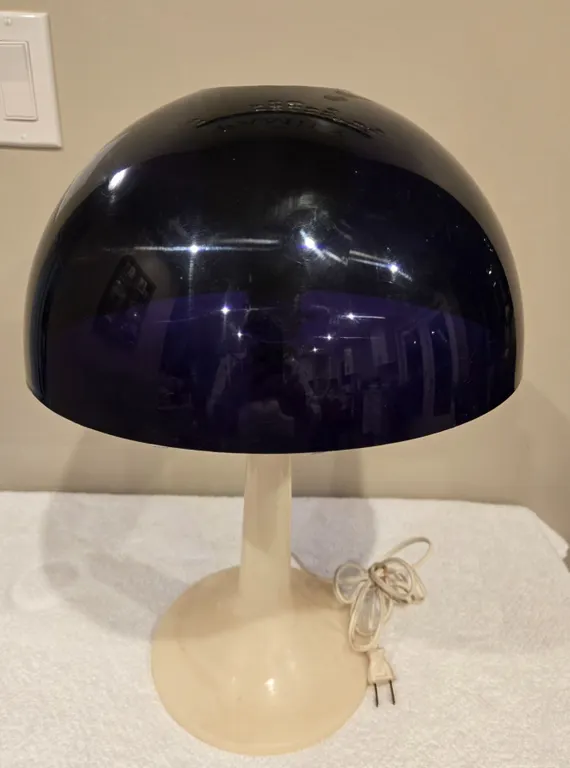 1973 Gilbert Soflite Mushroom lamp. Off-white/cream colored plastic base and large translucent deep