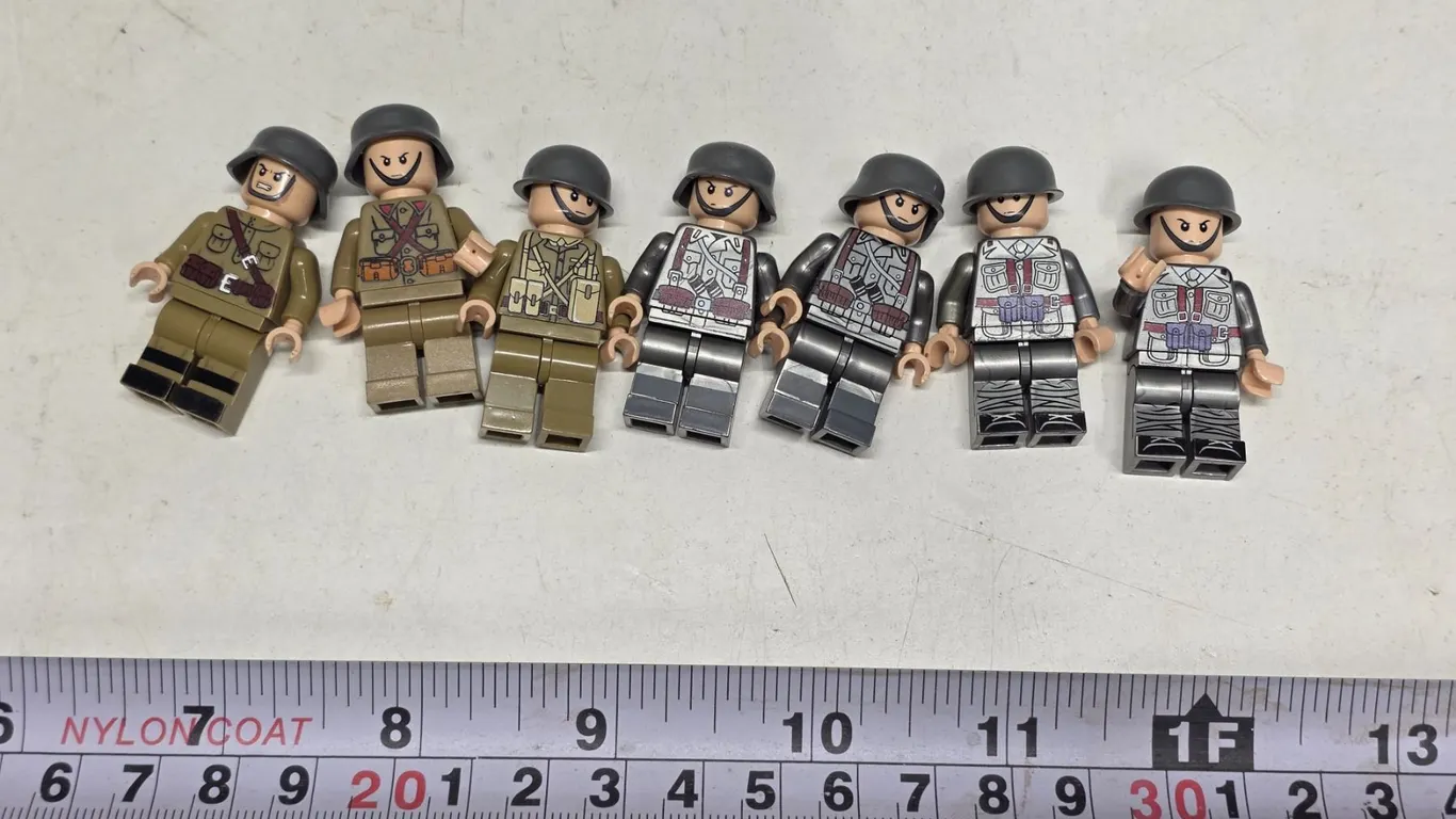 Lot of brick based Mini Figures