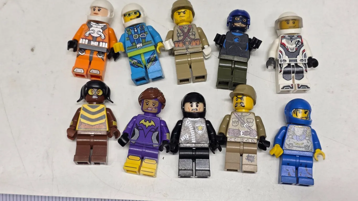 Lot of 10 based Mini Figures