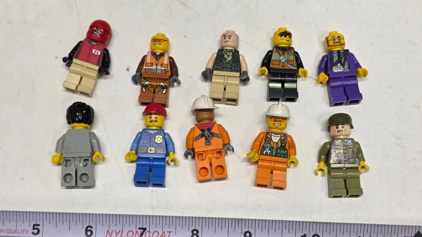 Lot of 10 based Mini Figures