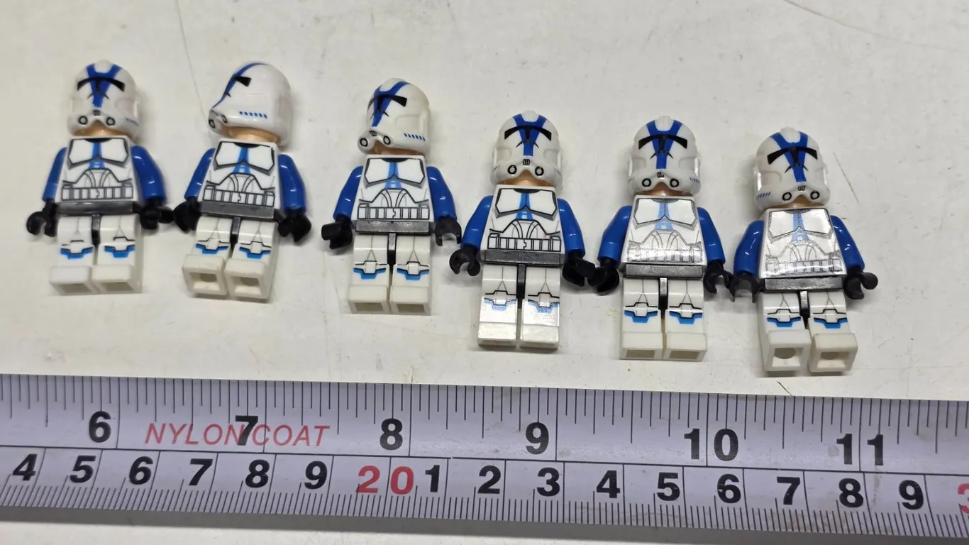 Lot of 6 based Mini Figures